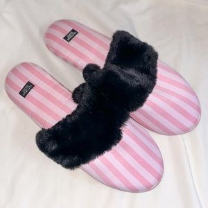 Comfy Victoria 💋 Secret Faux Fur Slippers